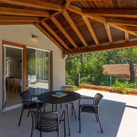 Fratello Villa *